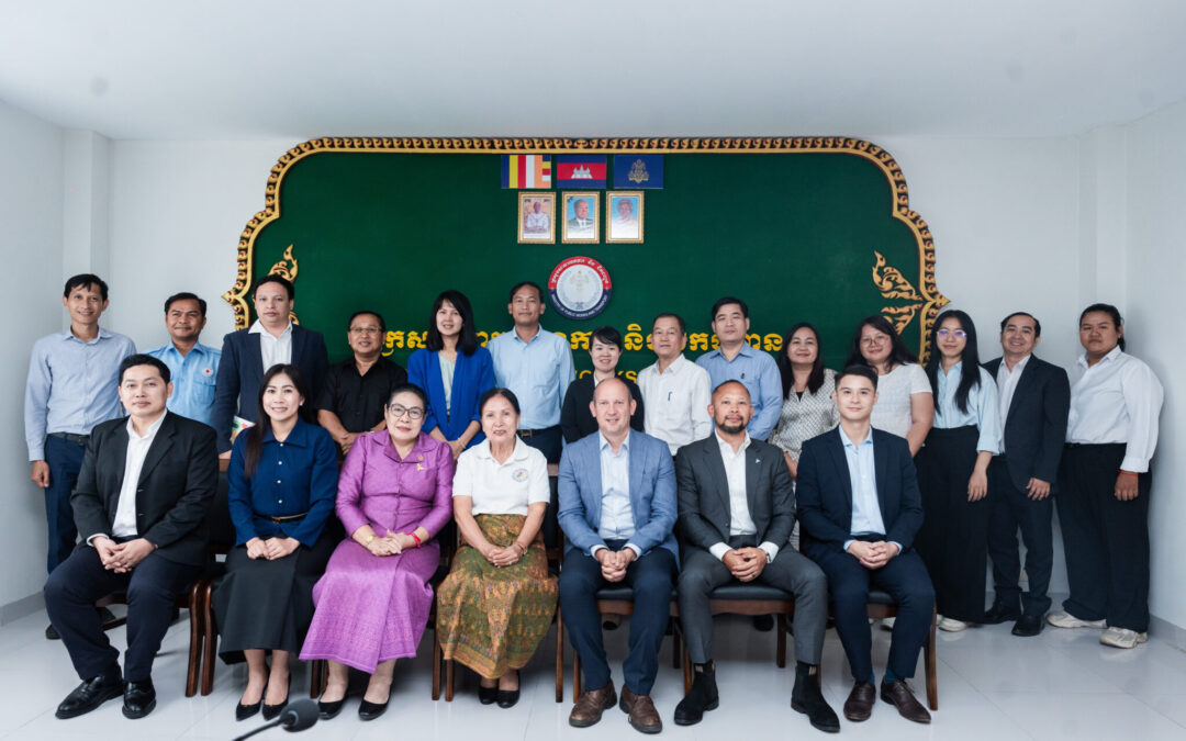 Governo do Camboja lança grupo de trabalho sobre intervenções em zonas escolares seguras com apoio de parceiros-chave do SR4S