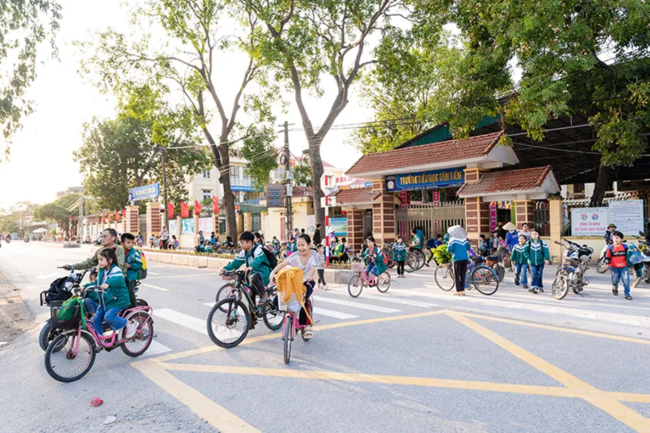 Do piloto ao quadro nacional: o programa Slow Zones, Safe Zones transforma os percursos escolares vietnamitas